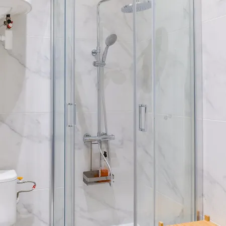 T2 Chic, Vue Vieux-port Et Notre Dame, Atypique, Calme, Clim, 48m2, Acces Autonome Avec Code